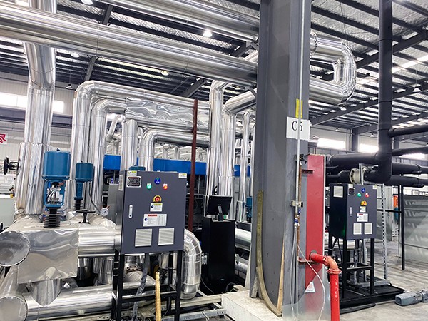 擠塑板生產線油溫機 擠塑板生產線<a href='http://www.xzjiankong.com/product/biaozhunyouwenji.html' class='body-link'>油溫機</a>