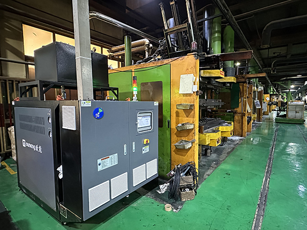 模具控溫油溫機(jī) 模具控溫油溫機(jī)