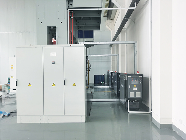 1752831481934367.jpg 玻璃鋼油加熱器.jpg